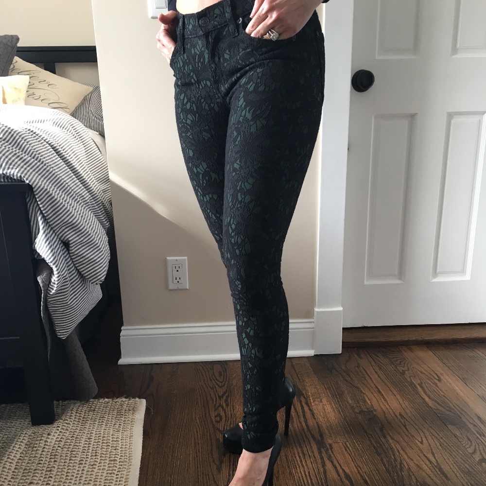 Lace skinny pants